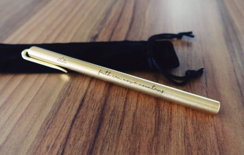 Signature Messing Stift Mit "Faith Can Move Mountains' Zitat von metalphorically