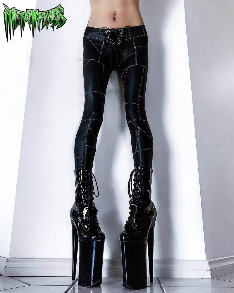 Metal Threads Feed My Frankenstein Sonderanfertigungen Auf Bestellung Schwarz Metallic Spandex Hose Genäht Leggings Metal Threads Feed My Frankenstein Sonderanfertigungen Auf Bestellung Schwarz Metallic Spandex Hose Genäht Leggings von metalthreads