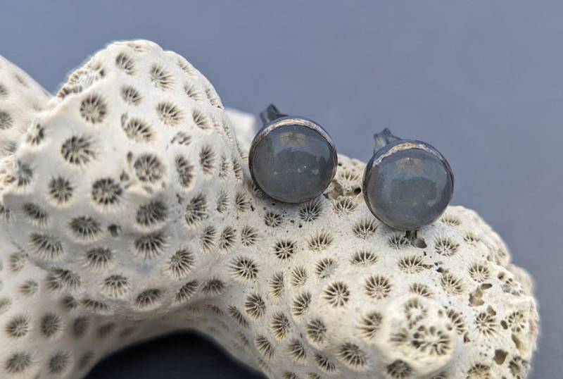 Graue Mondstein Ohrstecker von metamorph