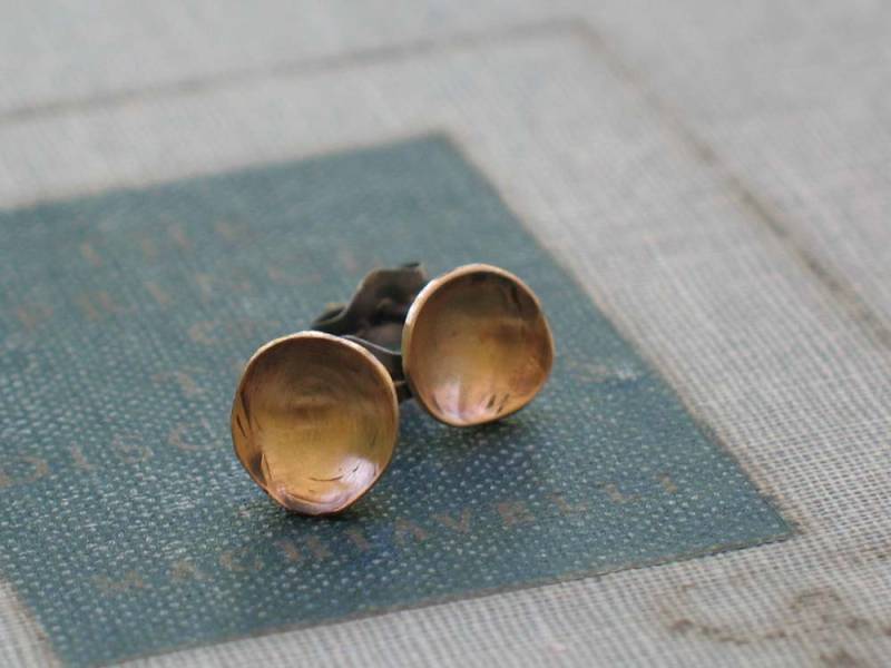 Oxidierte Silber Gefüllte Ohrstecker Kleine Goldfarbene Kreis-Ohrringe von metamorph