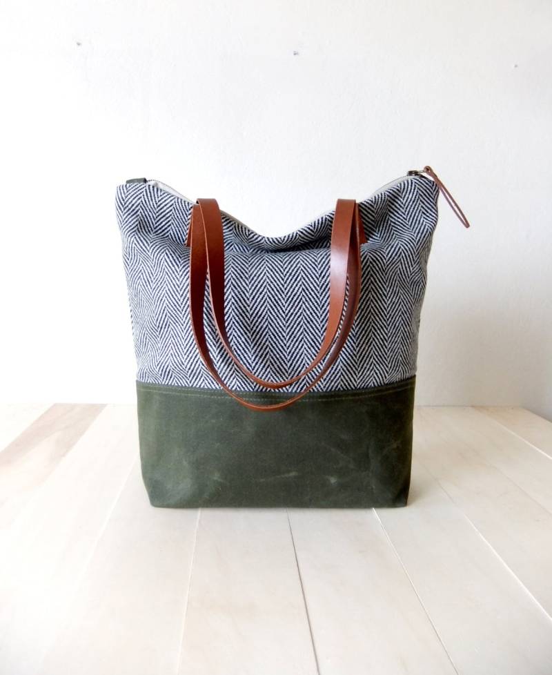 Tote Bag Mit Reißverschluss - Fischgrät Tweed Gewachste Canvas Basis in Olivgrün Ledergriffe Braun Natürliches Futter Umhängetasche von metaphore