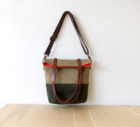 Wasserdichte Foldover-Tasche - Wandelbare Tragetasche Gewachste Canvas-Basis Verstellbarer Baumwollriemen Ledergriffe Oranges Futter von metaphore