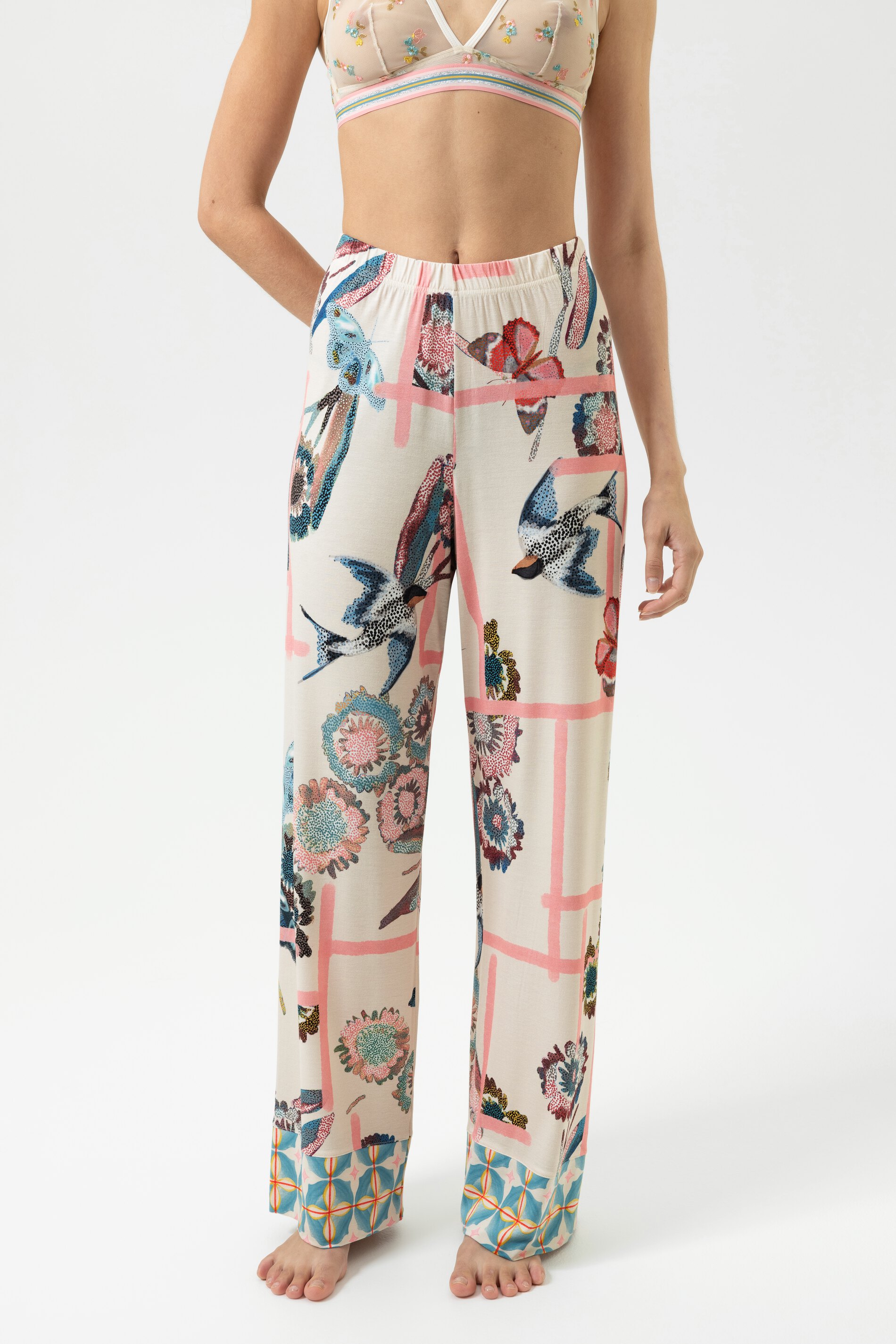 Hose Serie Fragmented Garden Almond Milk von mey