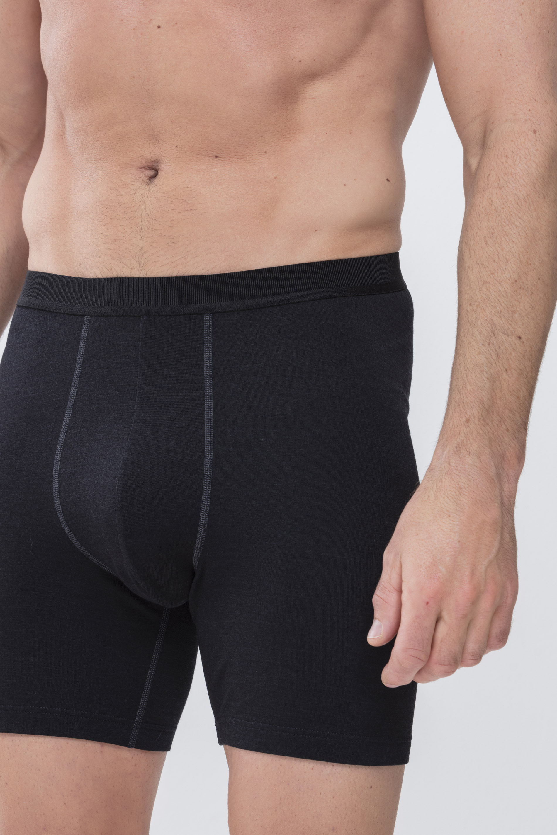 Long Shorts Serie Performance Schwarz von mey
