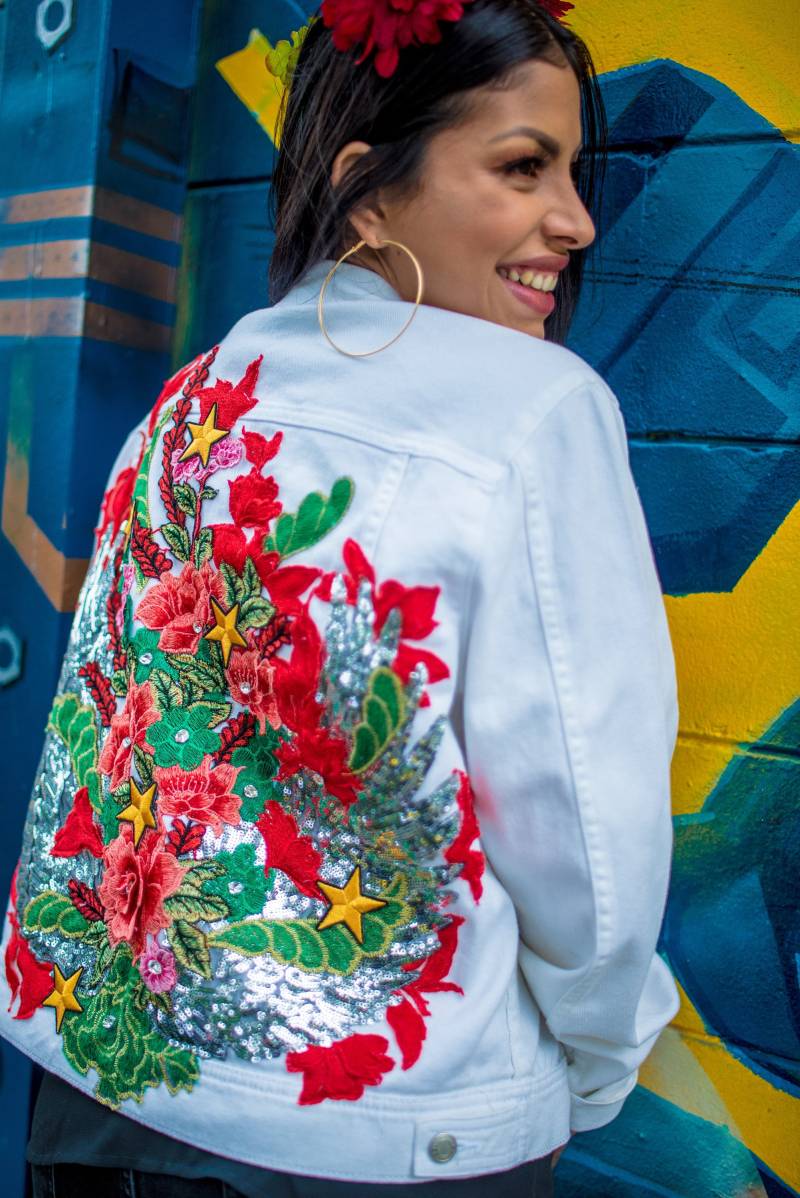 Handgemachte Bestickte Weiße Jacke, Unikat Boho Jacke Frauen, Oversized Jeansjacke, Punkjacke von mggathelier