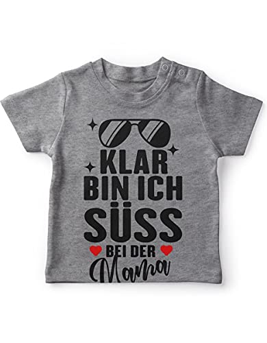 miKalino Baby/Kinder T-Shirt mit Spruch für Jungen Mädchen Unisex Kurzarm Klar Bin ich süß - bei der Mama | handbedruckt in Deutschland | Handmade with Love, Farbe:Heather, Grösse:92-98 von miKalino