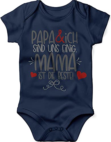 miKalino Babybody mit Spruch für Jungen Mädchen Unisex kurzarm Papa & ich sind uns einig Mama ist die Beste | handbedruckt in Deutschland, Farbe:navy, Grösse:74 von miKalino