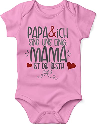 miKalino Babybody mit Spruch für Jungen Mädchen Unisex kurzarm Papa & ich sind uns einig Mama ist die Beste | handbedruckt in Deutschland, Farbe:rosa, Grösse:62 von miKalino