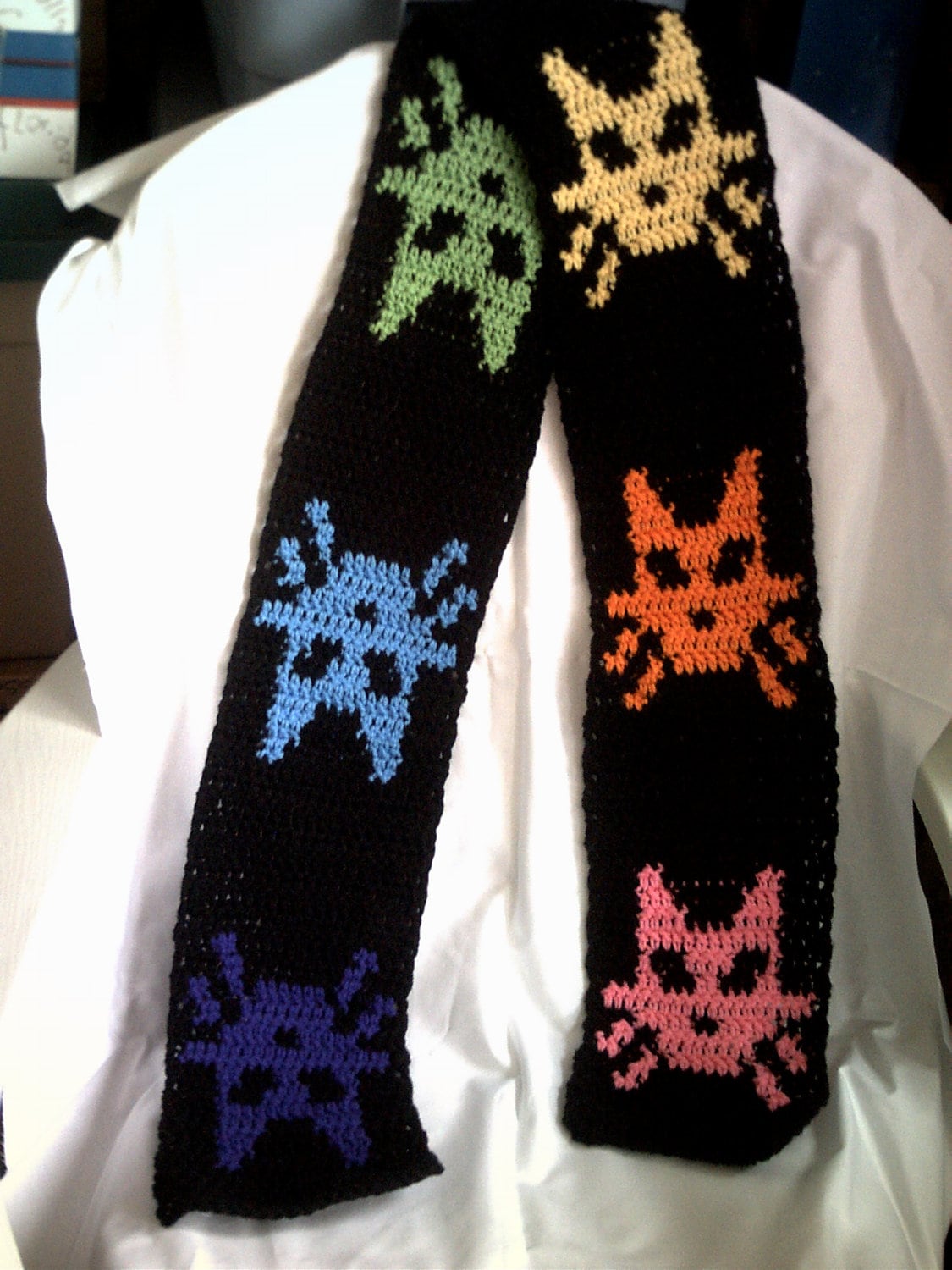 Neon Regenbogen Kitty Schal - Made To Order Neon Regenbogen Kitty Schal - Made To Order von michigami