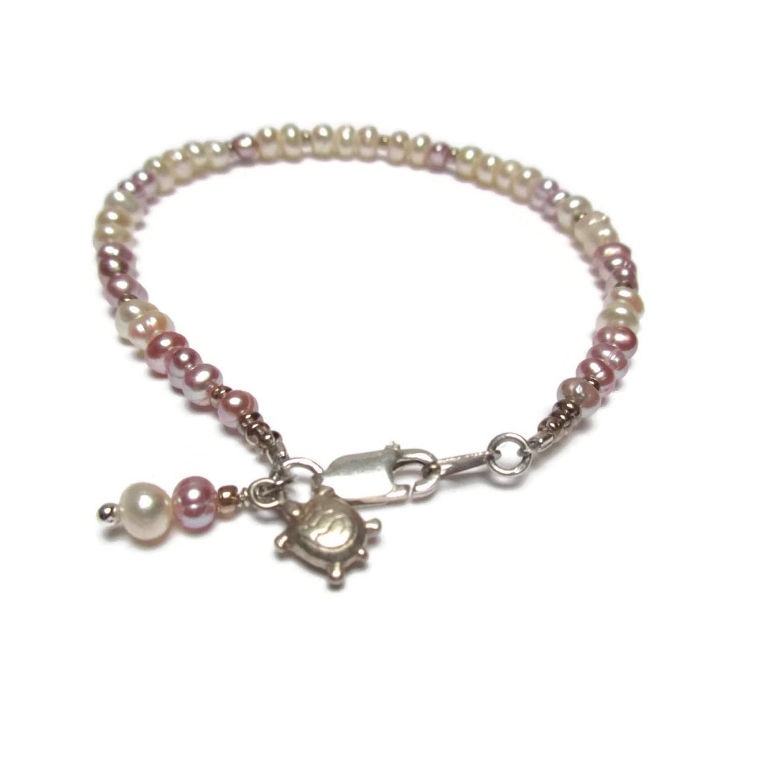 Süßwasser Perlen Armband Sterling Silber Schildkröte Charm, Zarter Schmuck Süßwasser Perlen Armband Sterling Silber Schildkröte Charm, Zarter Schmuck von mihacreation