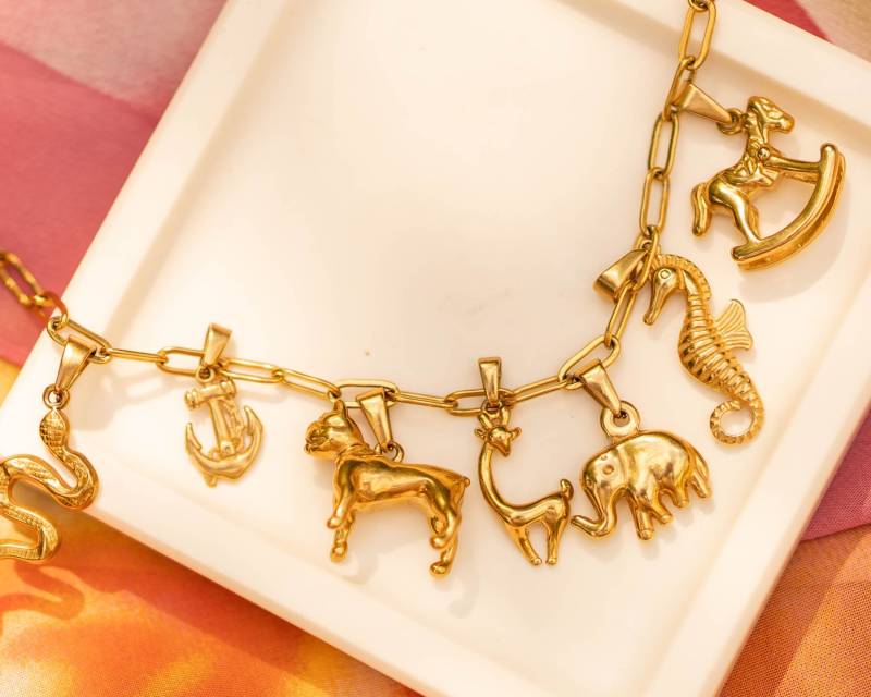 Handgemachtes Vergoldetes Charm Armband | Verstellbares Edelstahl Design Vielseitiger Und Stilvoller Schmuck von mijobo