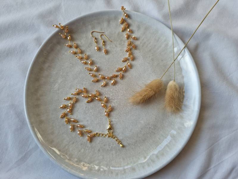 Perlen Schmuckset in Pfirsichfarbenen Gold-Farben - Ohrringe Hängend Mit Kette Und Armband Peachfarben Als Brautschmuck Oder Geschenk von milamanibaBijoux