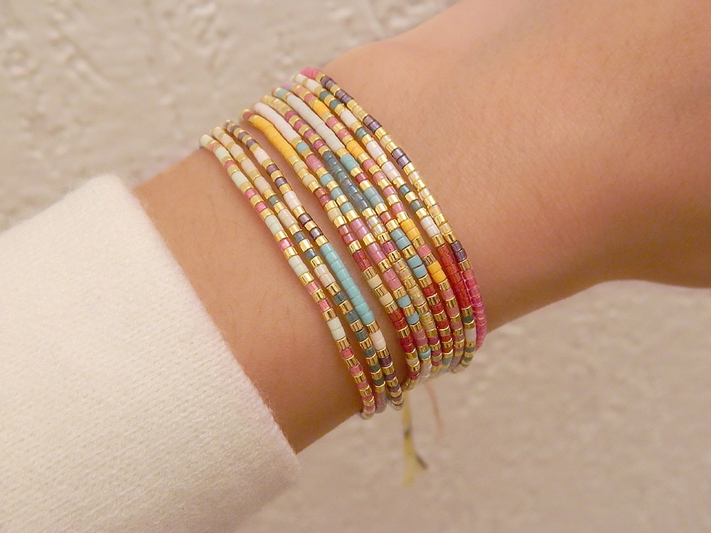 Set Aus 2 Morsecode-Inspirationsarmbändern Mit Anpassbaren Miyuki-Perlen V2 - „Light Color"-Kollektion | Reduzierter Preis von milamiyu