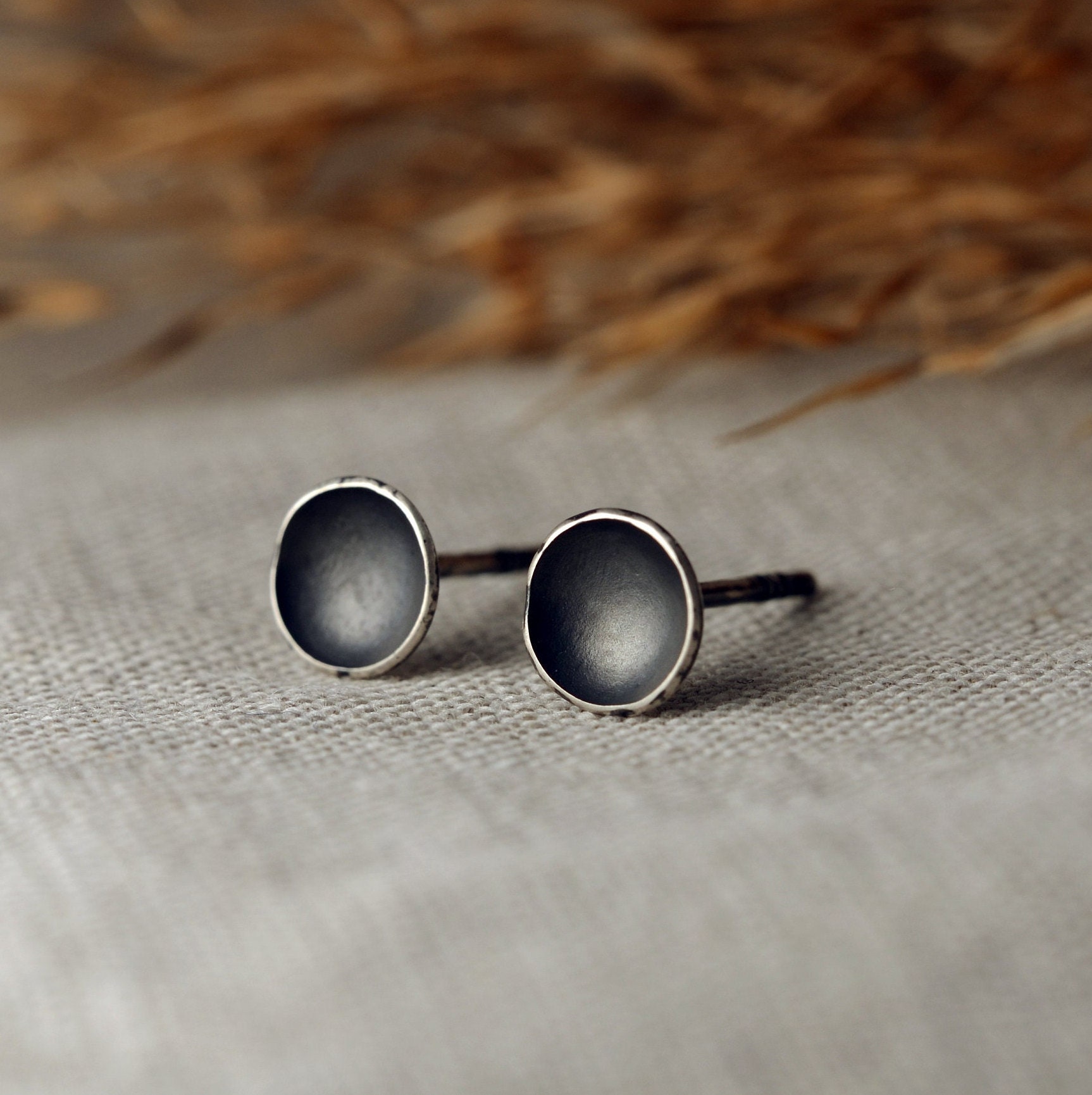 Mini Bowl Ohrstecker in Sterling Silber | Zarte Alltag Ohrringe Oxidierte von mildforestjewellery