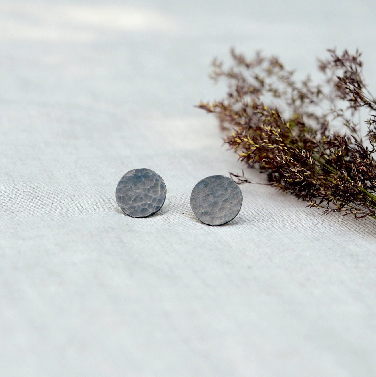 Schwarze Struktur Ohrstecker 1, 1 cm | Große Runde Moderne Silber Große Ohrringe Oxidierter Schmuck Sterling von mildforestjewellery