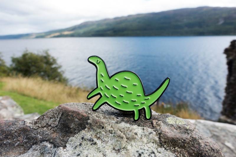 Nessie Enamel Pin Nessie Enamel Pin von milkandtwoprint