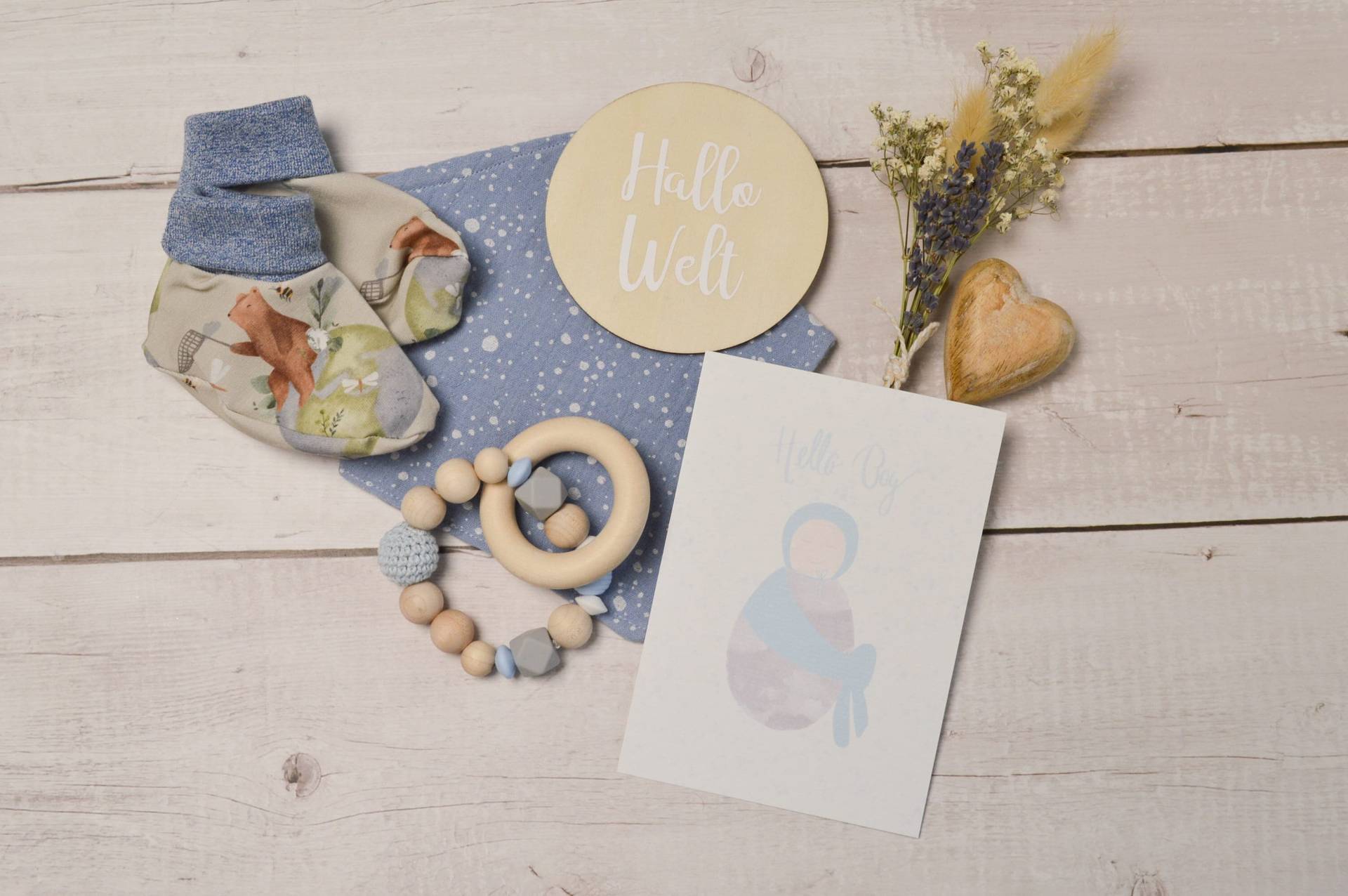 Geschenkbox Zur Geburt Bär Mit Karte Hello Boy Geschenkbox Zur Geburt Bär Mit Karte Hello Boy von mimiundpipa