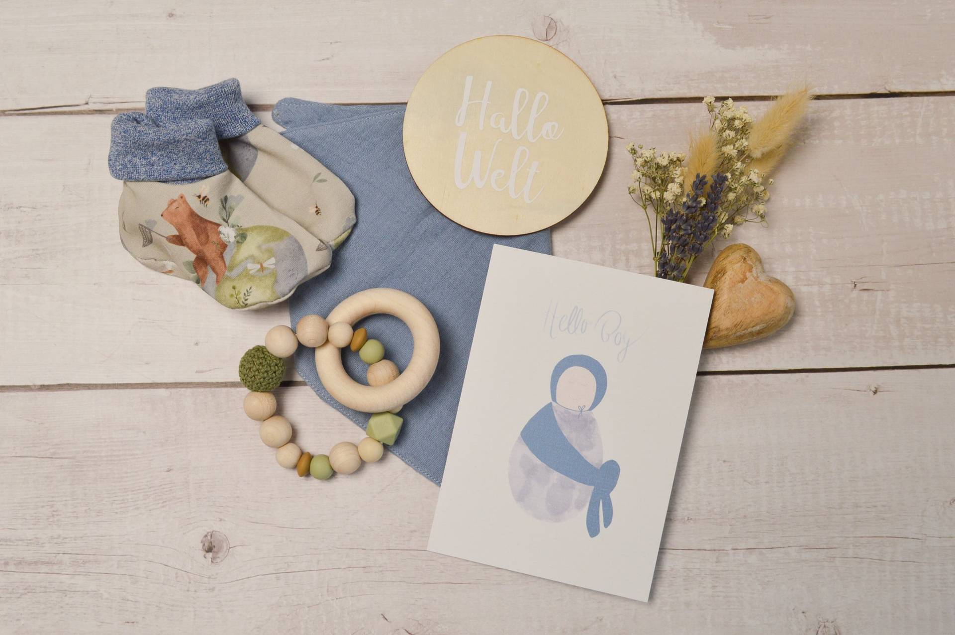 Geschenkbox Zur Geburt Bär Mit Karte Hello Boy Geschenkbox Zur Geburt Bär Mit Karte Hello Boy von mimiundpipa