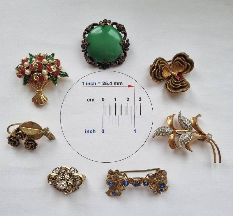 Set Aus Alten Vintage Broschen, Verschiedene Größen Schleife Rosen Blumenstrauß Brosche Bundle Sammlung 7 Stück Nr. 11 von mimreus