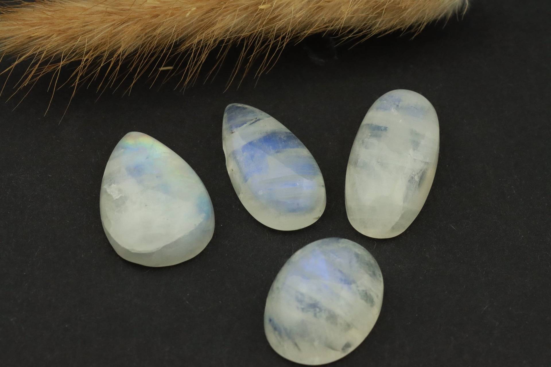 Gebohrter Regenbogen-Mondstein Anhänger, Weißer Labradorit Freeform Cabochon, Natürlicher Edelstein, Moonstone von mineralschinko