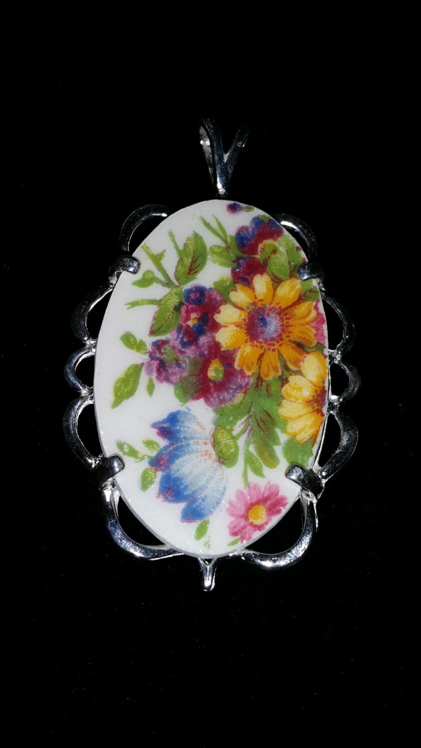 Gebrochene China Anhänger Flowers Rosen Sträuße Wirbelt Halskette Gebrochene China Anhänger Flowers Rosen Sträuße Wirbelt Halskette von mingling1963