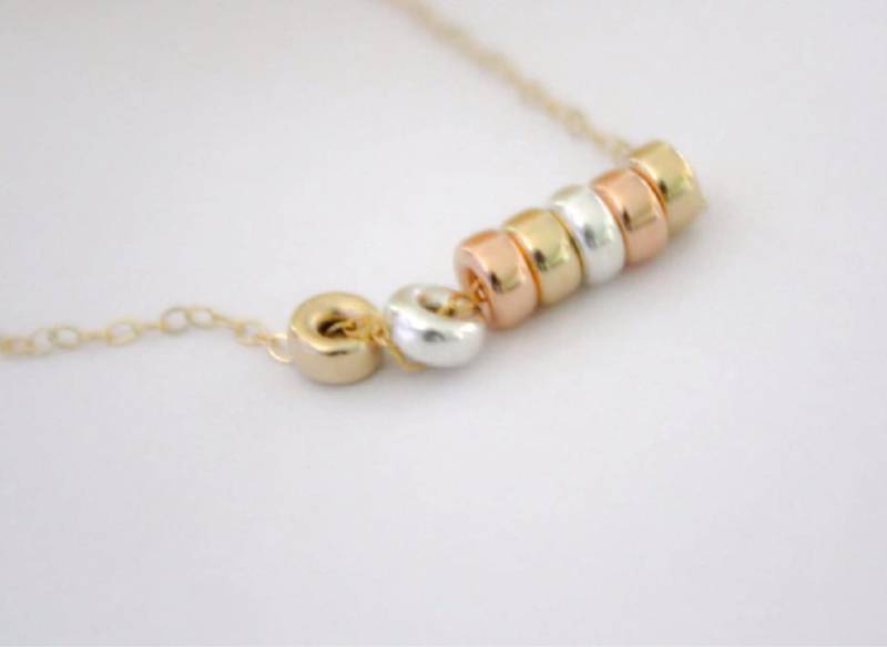Glücksringe Halskette, Goldperlen-Halskette, 7 Ringe Des Glücks, Zierliche Perlenkette, Glücks Glücksringe Halskette, Goldperlen-Halskette, 7 Ringe Des Glücks, Zierliche Perlenkette, Glücks von miniLALI