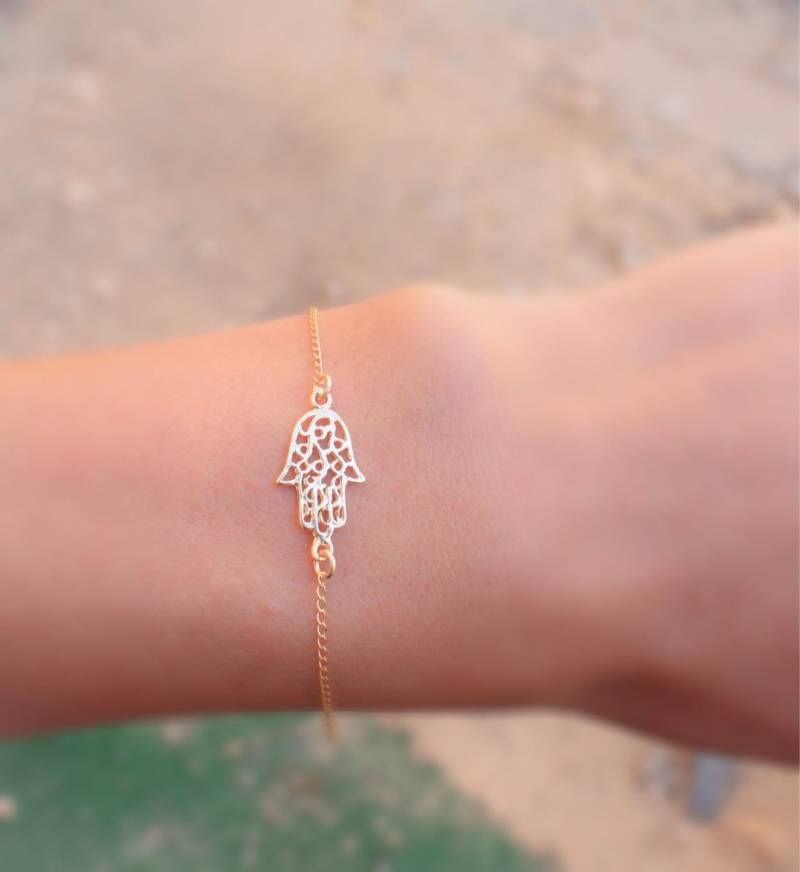 Goldarmband, Goldfarbenes Hamsa-Armband, Seitlich Hamsa, Goldhandarmband, Dünnes Zartes, Zierliches Armband, Minimales Armband Goldarmband, Goldfarbenes Hamsa-Armband, Seitlich Hamsa, Goldhandarmband, Dünnes Zartes, Zierliches Armband, Minimales Armband von miniLALI