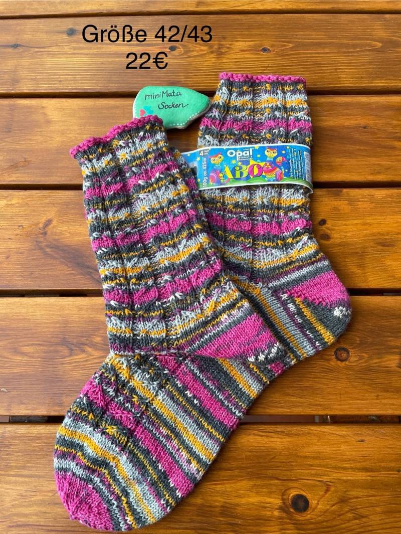Handgestrickte Socken 42/43 von miniMataStricken