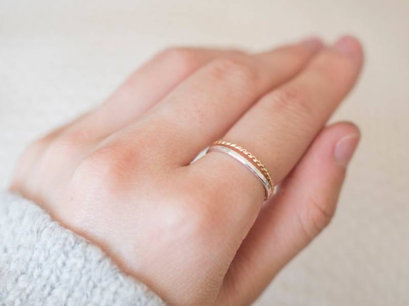 Dünnes Silber Und Gold Ring Set, Gehämmert Ring, Twist Zierliche Ringe von minimalaccents