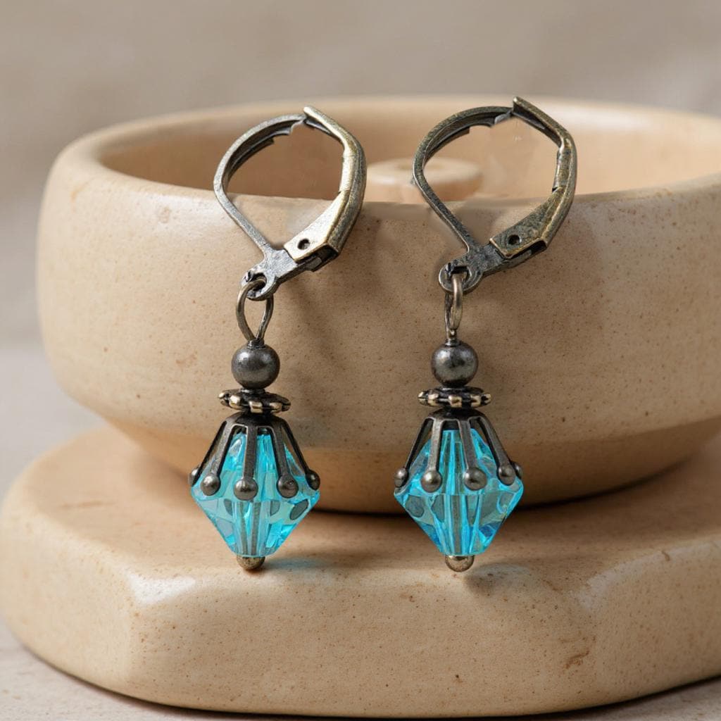 Kleine Ohrringe Türkise Rauten, Ohrhänger Im Vintage - Look Für Jung Und Alt von minnasglueck