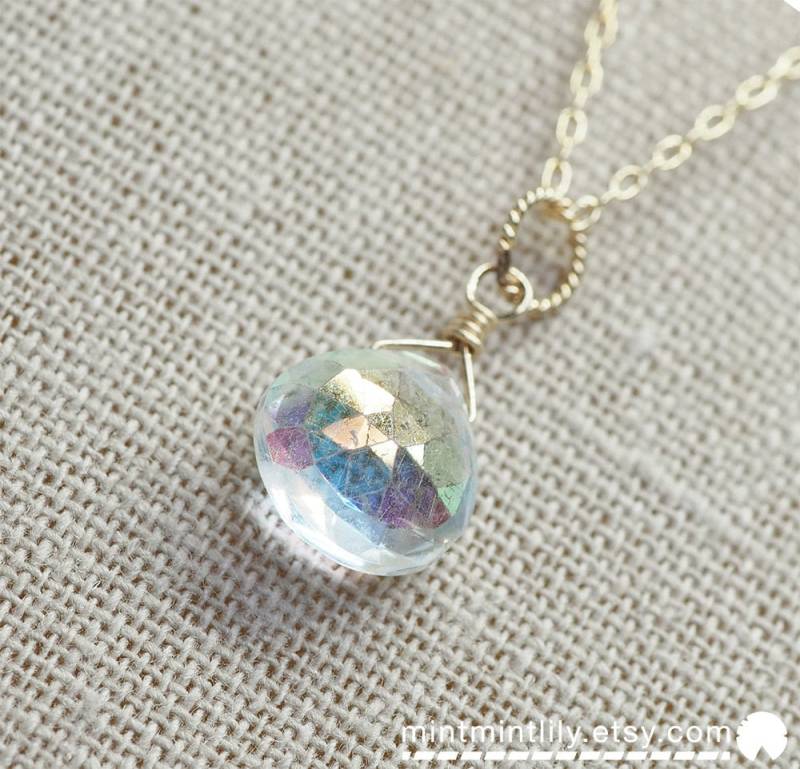 Regenbogen Mystic Quartz Tear Drop Anhänger Halskette ~ 14K Gold Filled Draht Gewickelt Schmuck Unikat Strand Regenbogen Mystic Quartz Tear Drop Anhänger Halskette ~ 14K Gold Filled Draht Gewickelt Schmuck Unikat Strand von mintmintlily