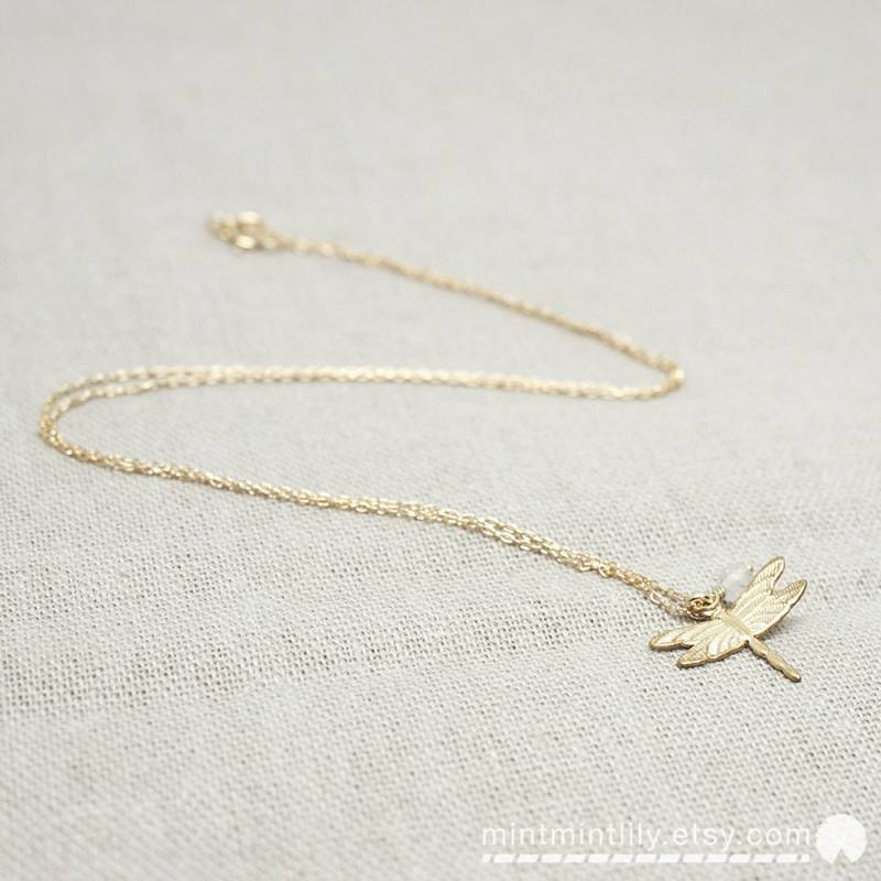 Zierliche 24K Gold Libelle Mit Ab Quarz Anhänger Halskette ~ 14K Filled Winzige Zierliche 24K Gold Libelle Mit Ab Quarz Anhänger Halskette ~ 14K Filled Winzige von mintmintlily