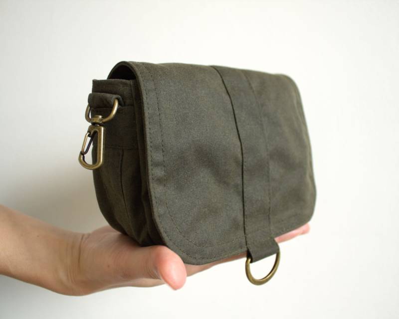 Gewachste Canvas Hüfttasche, Gewachste Tasche, Grüne Schultertasche, Kleine Umhängetasche - The Olive Saddle Purse von minus