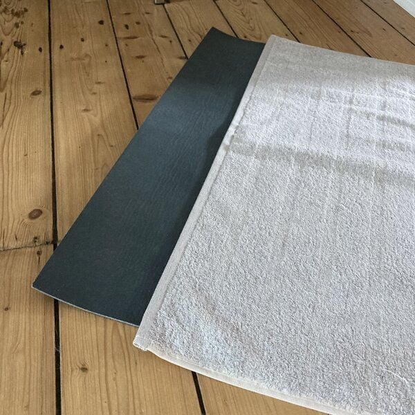 mio eco Hochwertiges Yoga Handtuch aus Retoure-Handtüchern zero waste von mio eco