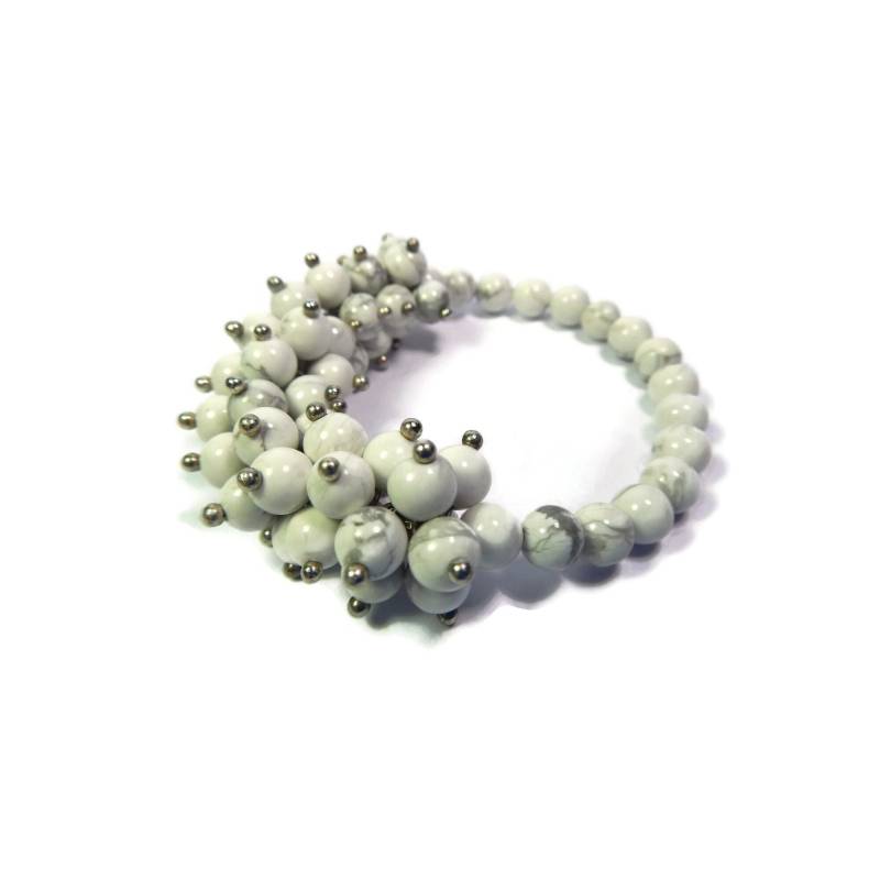 Bambusanemone - Weißes Armband Hand Geschlungene Perlencluster-strecke Howlite Edelstein von mishimon