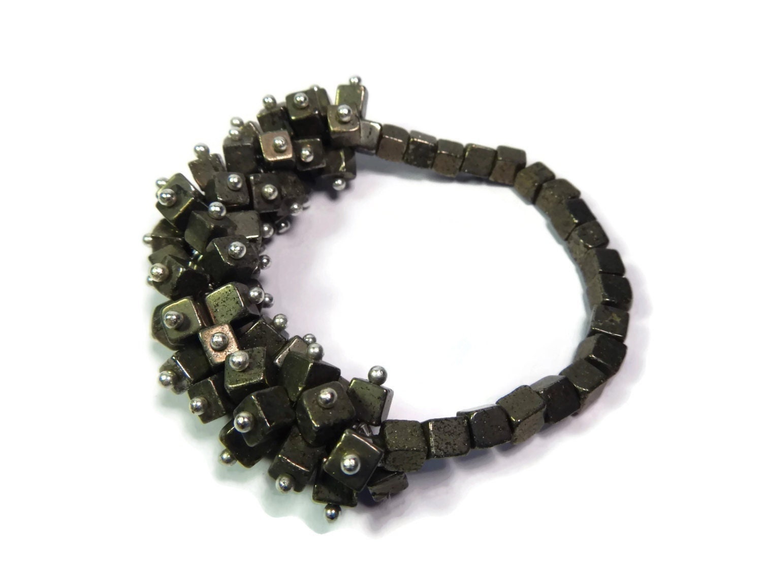 Versunkene Schatz Anemone - Bronze-Silber Armband Hand Geschlungen-Perlen Cluster Stretch Pyrit-Fool's Gold Stein Versunkene Schatz Anemone - Bronze-Silber Armband Hand Geschlungen-Perlen Cluster Stretch Pyrit-Fool's Gold Stein von mishimon