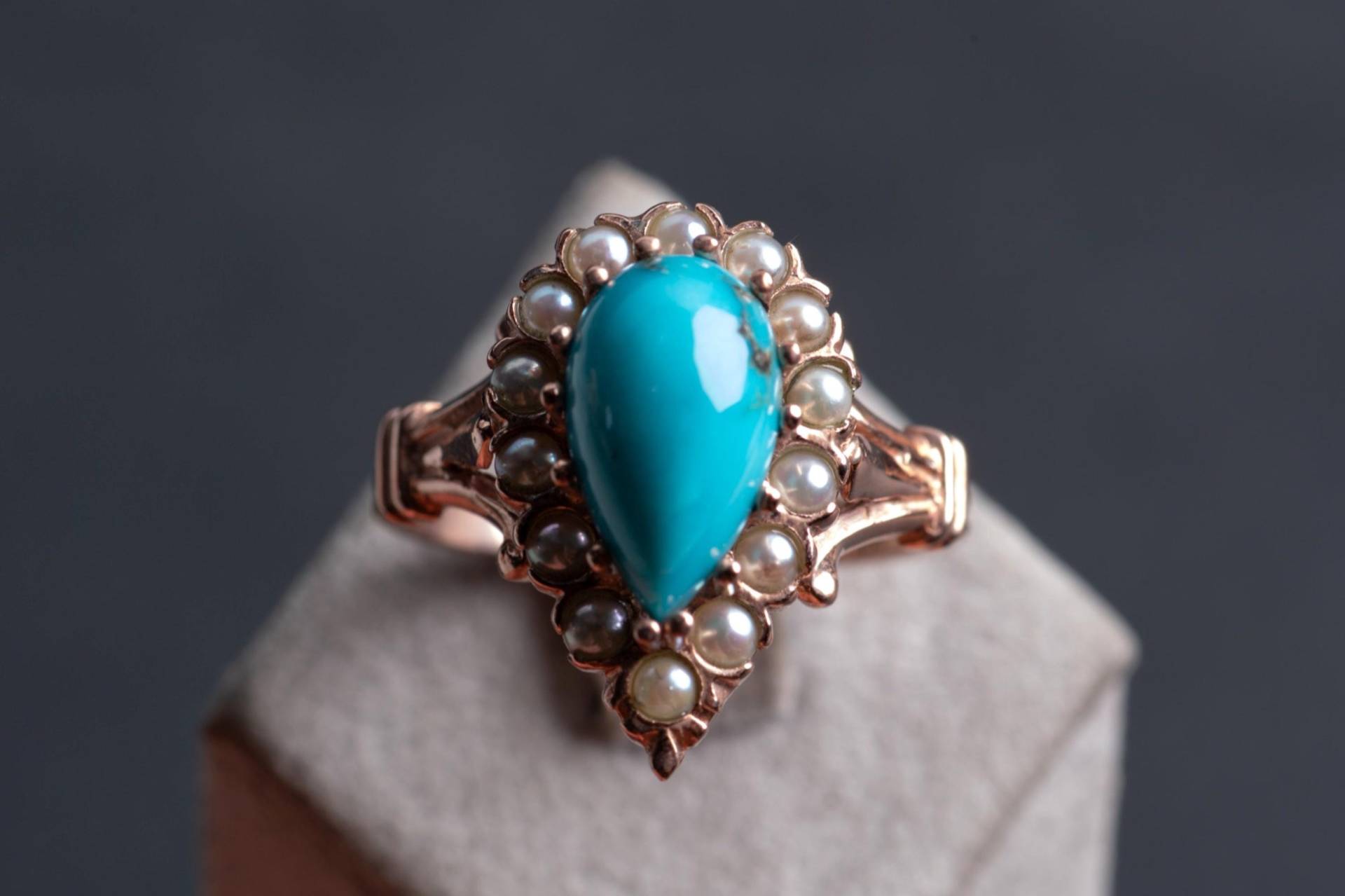 Vintage Ring Türkis & Perlen in Tropfenform, 835 Silber Neu Mit 18K Roségold Plattiert, Größe 55, Komplett Aufgearbeitetes Unikat Vintage Ring Türkis & Perlen in Tropfenform, 835 Silber Neu Mit 18K Roségold Plattiert, Größe 55, Komplett Aufgearbeitetes Unikat von mishmishSchmuck