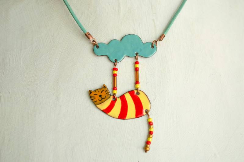 Emaille Anhänger, Katzen Halskette, Kette, Boho Wolke Und Katze, Emaillierter Gestreifter Schmuck, Schmuck Emaille Anhänger, Katzen Halskette, Kette, Boho Wolke Und Katze, Emaillierter Gestreifter Schmuck, Schmuck von miskka