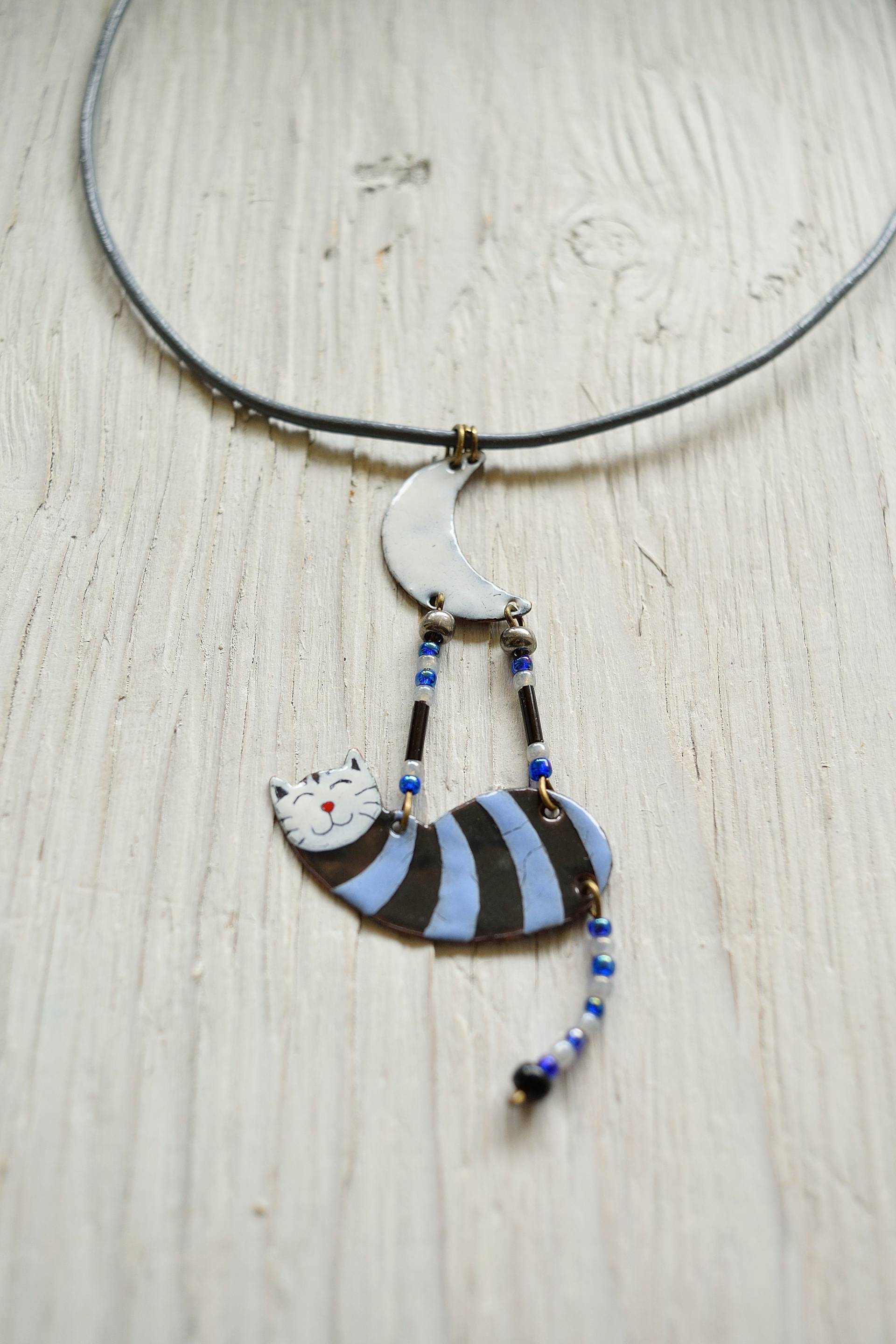 Emaille Halskette, Katze Katzen Schmuck, Schwarze Katze, Und Mond, Mond Schmuck, Gestreifter Tabby Blaue Emaille Halskette, Katze Katzen Schmuck, Schwarze Katze, Und Mond, Mond Schmuck, Gestreifter Tabby Blaue von miskka