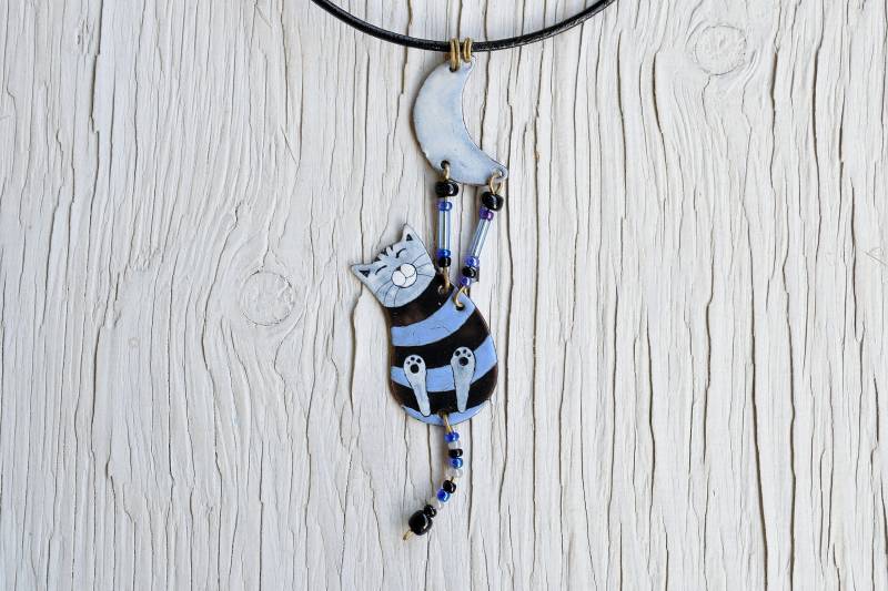 Emaille Halskette, Katze Schmuck, Schwarze Katze, Und Mond, Mond Gestreift Getigerte Emaille Halskette, Katze Schmuck, Schwarze Katze, Und Mond, Mond Gestreift Getigerte von miskka