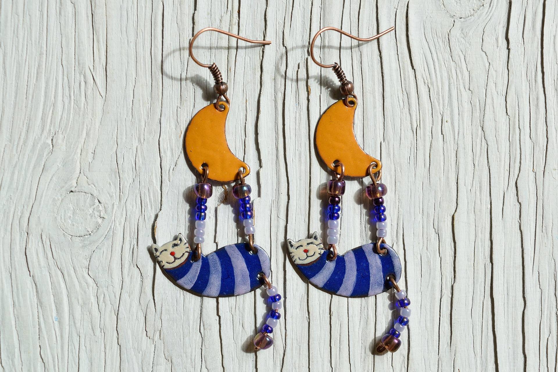 Emaille Ohrringe, Katzen Schmuck, Lila, Ohrringe, Lila Orange, Orange Mond, Mond Emaille Ohrringe, Katzen Schmuck, Lila, Ohrringe, Lila Orange, Orange Mond, Mond von miskka