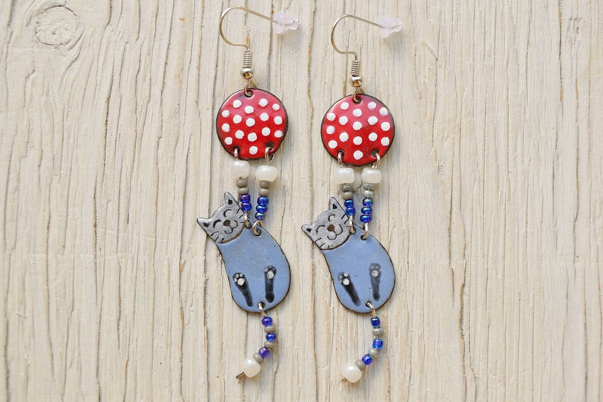 Emaille Ohrringe, Katzen Schmuck, Polka Dot Ball, Blaue Katze, Graue Kätzchen, Blauer Schmuck Emaille Ohrringe, Katzen Schmuck, Polka Dot Ball, Blaue Katze, Graue Kätzchen, Blauer Schmuck von miskka
