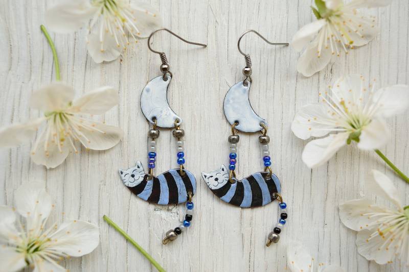 Emaille Ohrringe, Katzen Schwarze Katze Schmuck, Shaped Und Mond, Schwarz Gestreift, Mond Blau Emaille Ohrringe, Katzen Schwarze Katze Schmuck, Shaped Und Mond, Schwarz Gestreift, Mond Blau von miskka