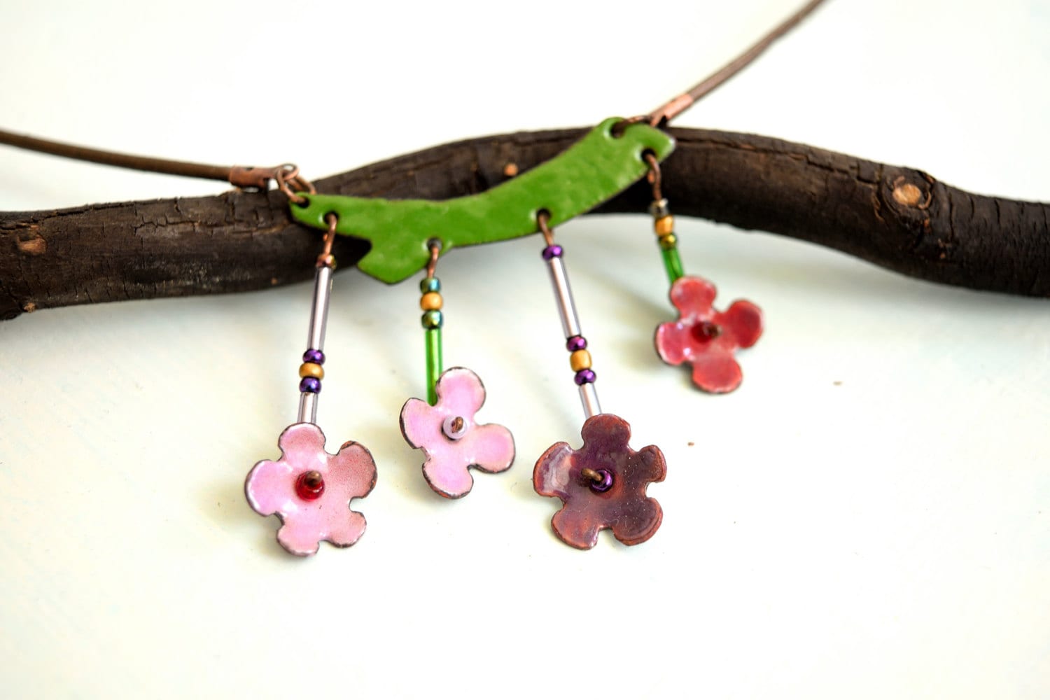 Lila Blume, Emaille Halskette, Naturschmuck, Blütenschmuck, Fliederblüte, Blumen Blume Lila Blume, Emaille Halskette, Naturschmuck, Blütenschmuck, Fliederblüte, Blumen Blume von miskka