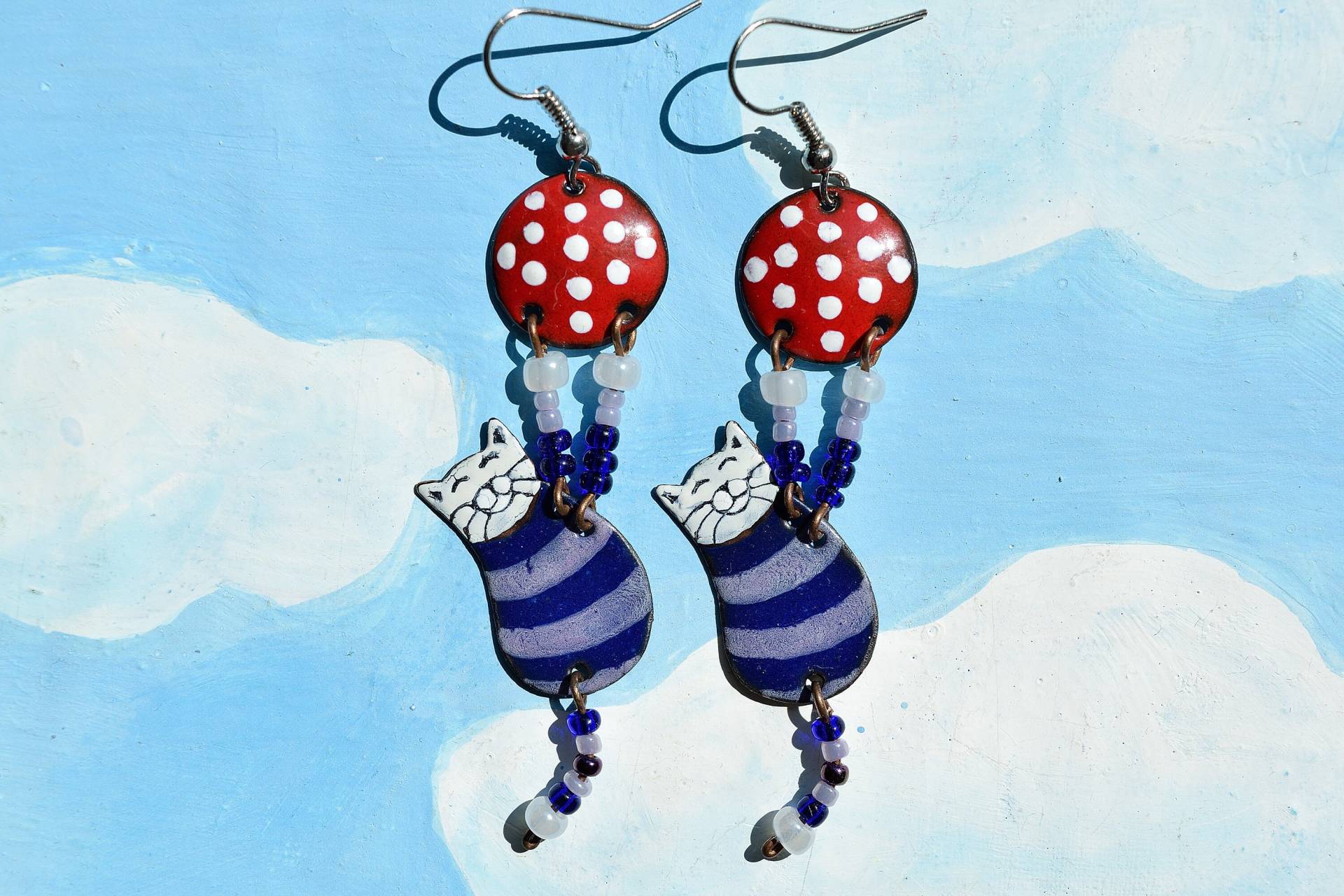 Lila Katzen Ohrringe, Schmuck, Emaille Katze Und Kugel, Lila Gestreift, Polka Dot Lila Katzen Ohrringe, Schmuck, Emaille Katze Und Kugel, Lila Gestreift, Polka Dot von miskka