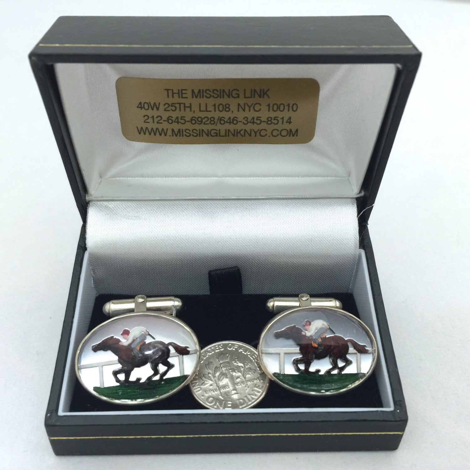 Vintage Reverse Geschnitzte Handbemalte Glas Jockey Crystal Style Sterling Silber Oval Manschettenknöpfe Mit Box Vintage Reverse Geschnitzte Handbemalte Glas Jockey Crystal Style Sterling Silber Oval Manschettenknöpfe Mit Box von missinglinknyc