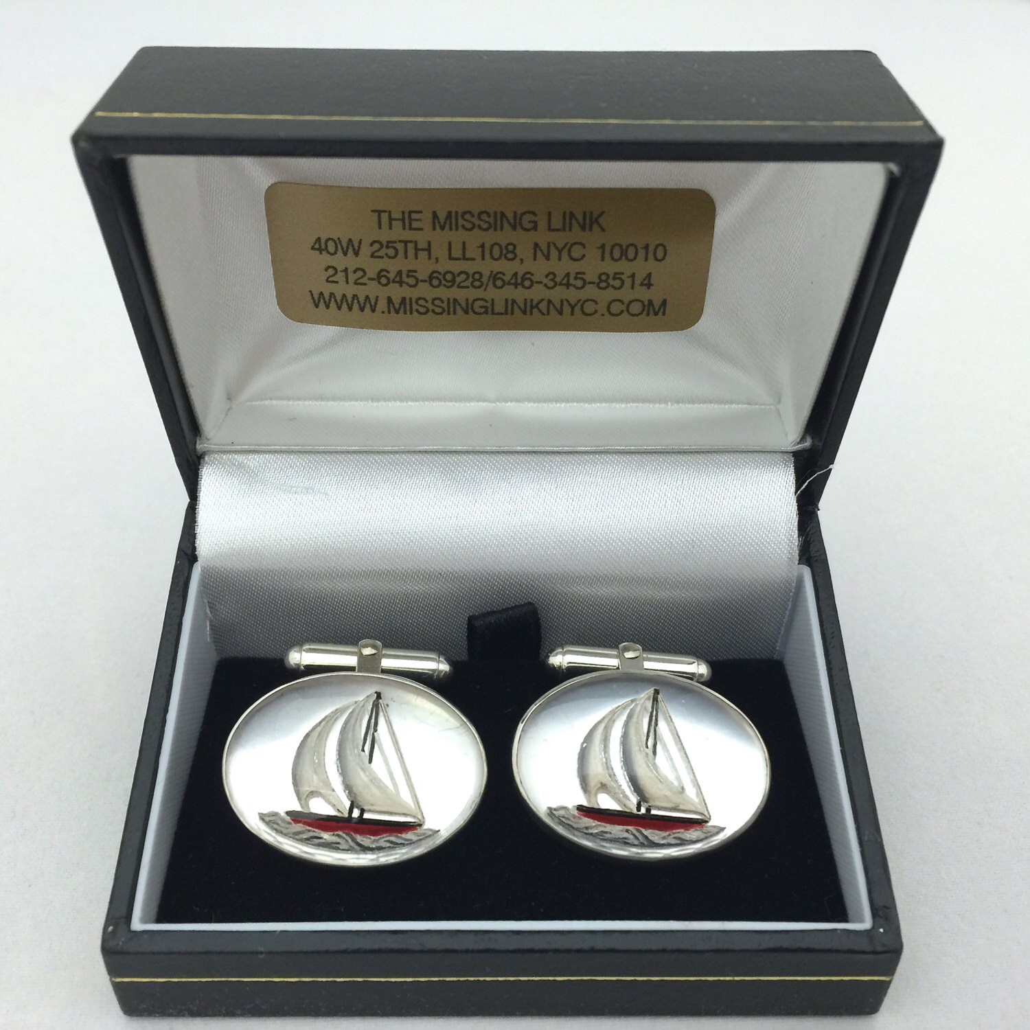 Vintage Reverse Geschnitzte Handbemalte Glas Segelboot Crystal Style Sterling Silber Ovale Manschettenknöpfe Mit Box Vintage Reverse Geschnitzte Handbemalte Glas Segelboot Crystal Style Sterling Silber Ovale Manschettenknöpfe Mit Box von missinglinknyc