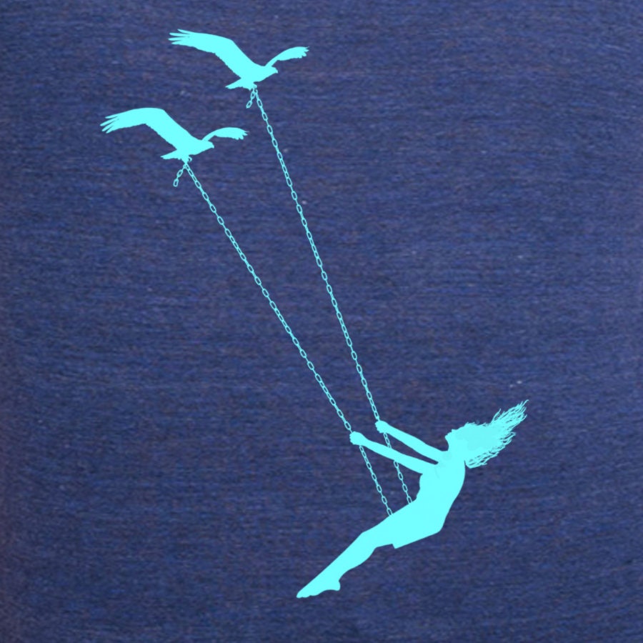Damen Fliegende Vogel Schaukel U-Ausschnitt T-Shirt - Spielplatz Set Flight Design von missionthread