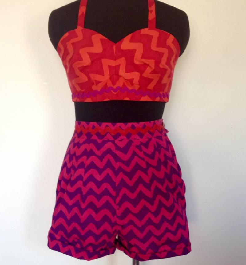 Tolle Sommer-strandkleidung, Neckholder-Top & High Waist Shorts | Uk Größe 10 Tolle Sommer-strandkleidung, Neckholder-Top & High Waist Shorts | Uk Größe 10 von misslizzylondon