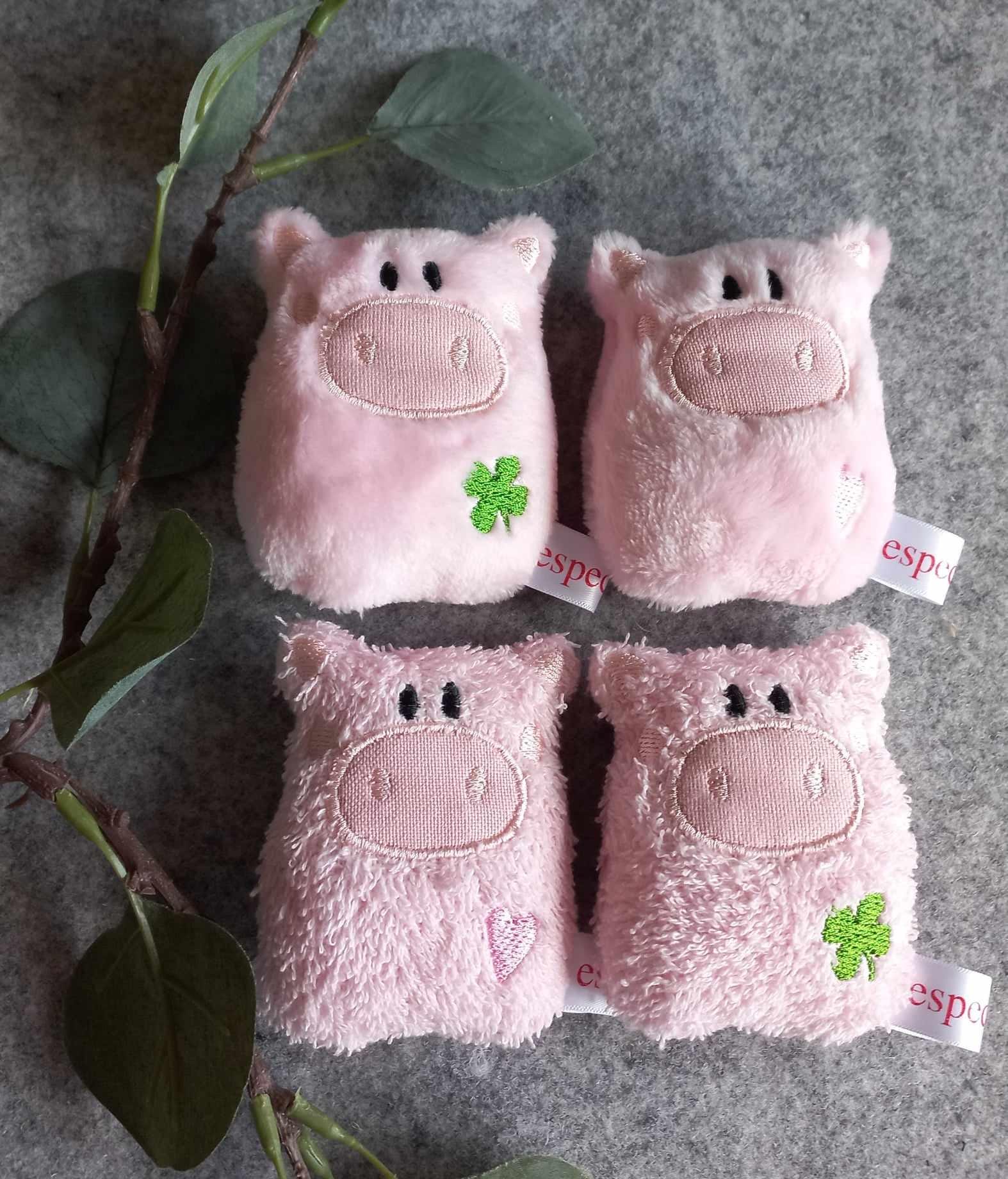Glücksschwein Plüschtier - Kleines Schwein Glücksbringer Geschenk Handgemacht von misssewingsnail